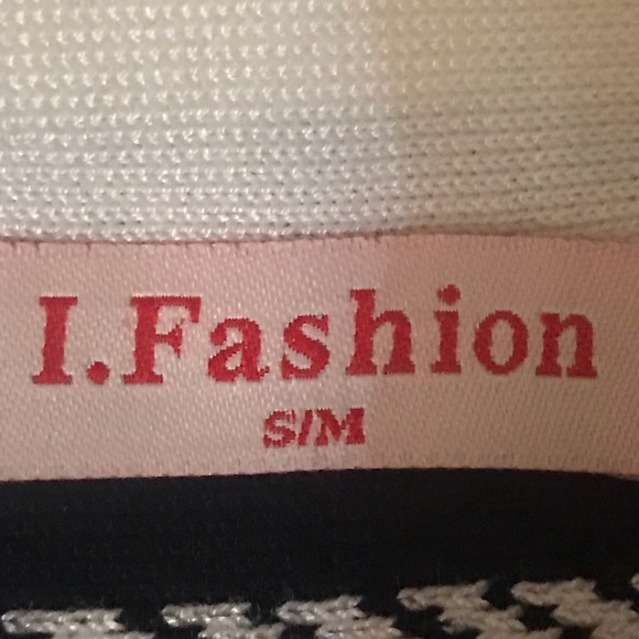 🆕 I Fashion Blk/Wht Floral Print Mini Skirt-S/M - Picture 3 of 4